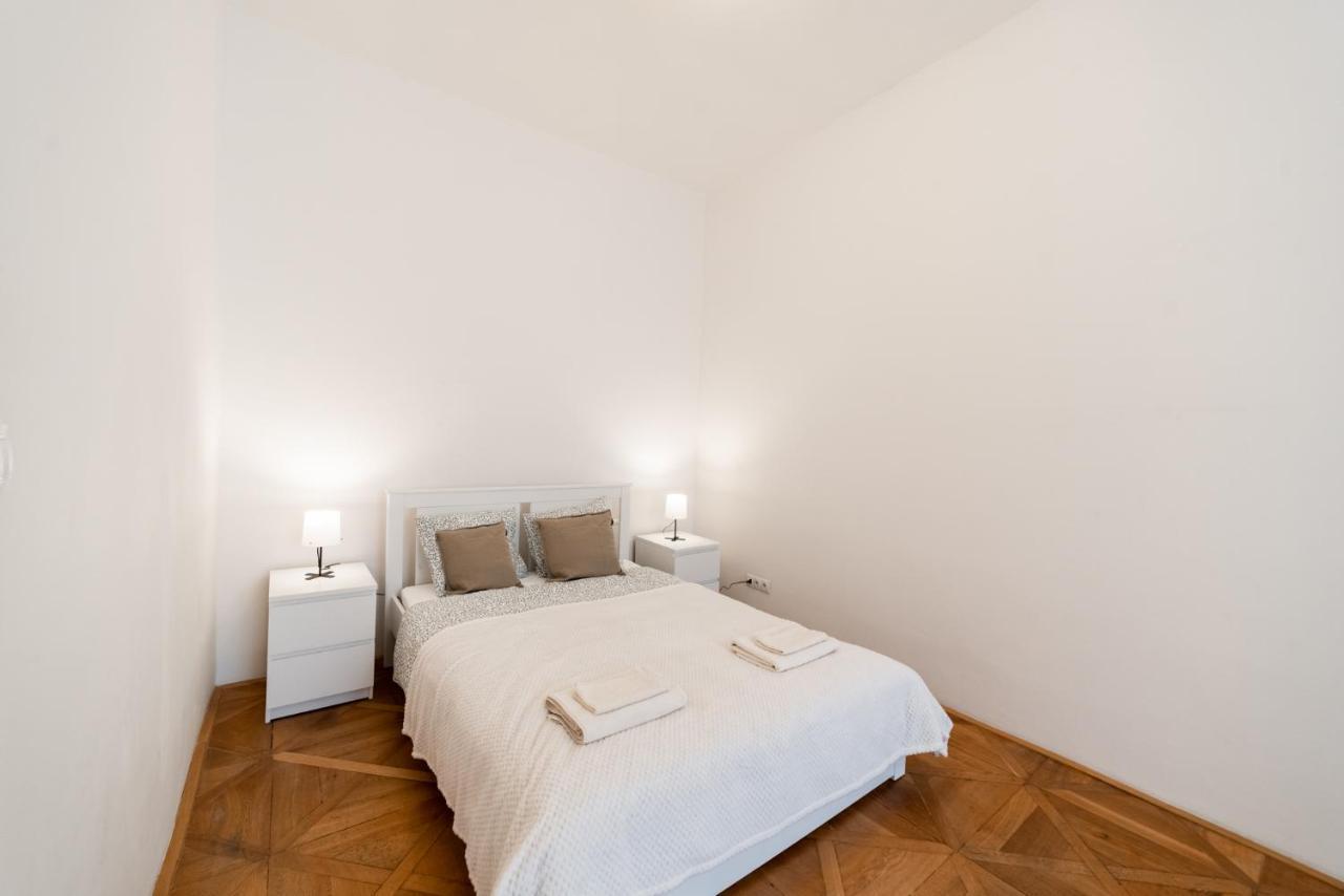 Exclusive Apartment Near Kafka'S Head Prag Dış mekan fotoğraf