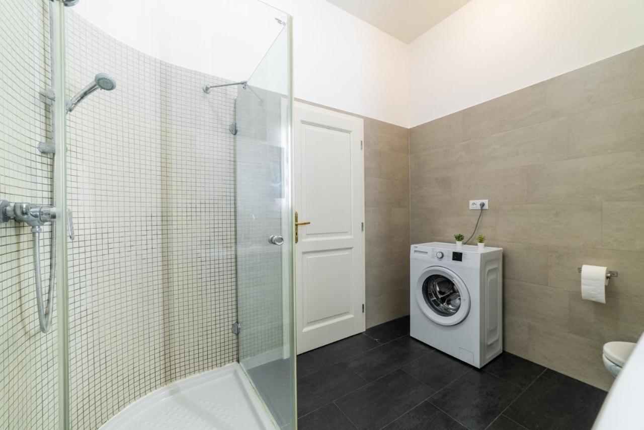 Exclusive Apartment Near Kafka'S Head Prag Dış mekan fotoğraf